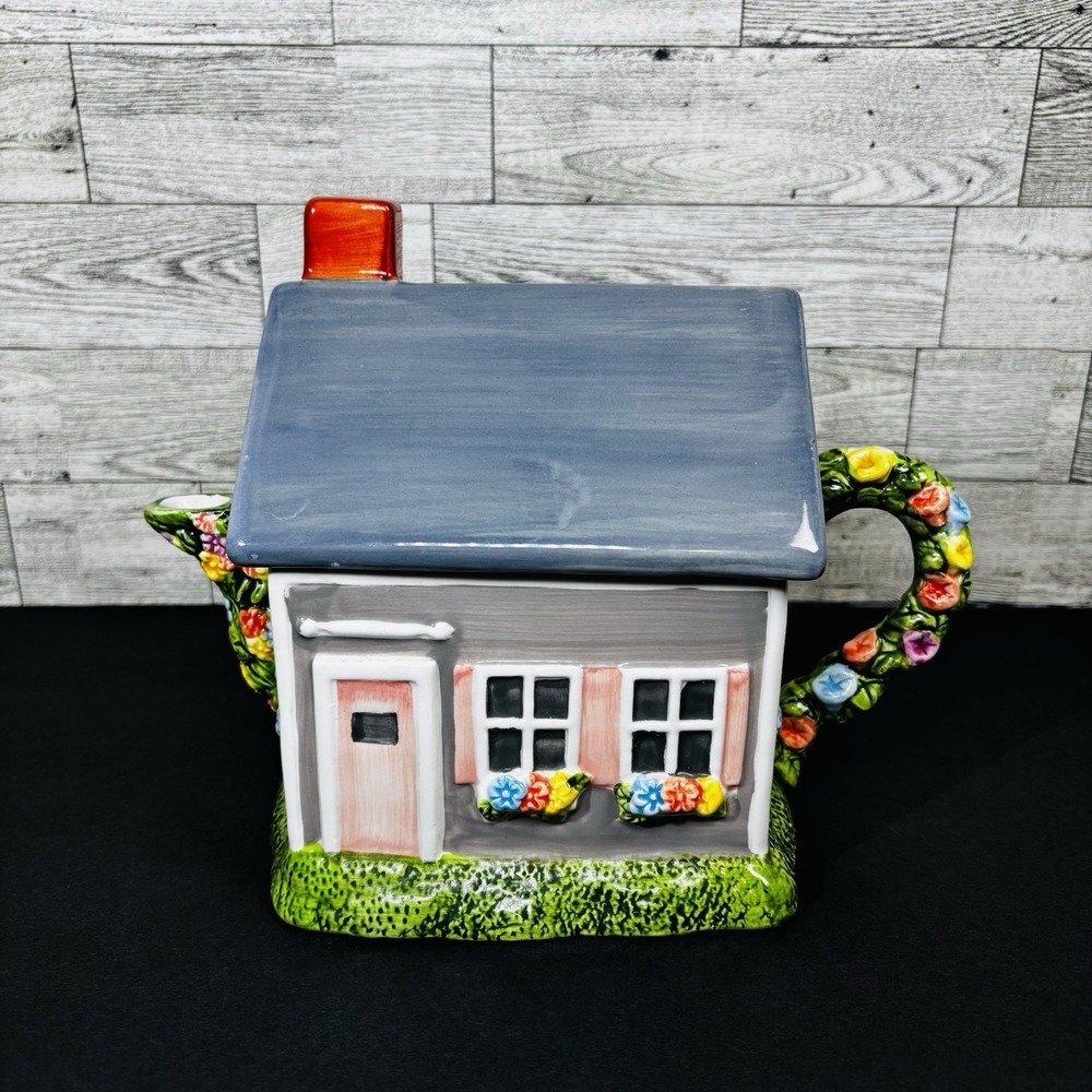 Sakura Claire Murray NANTUCKET Earthenware‎ Hand Painted Flower House Teapot